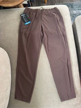KÜHL W's Vantage Crop - Coffee Brown